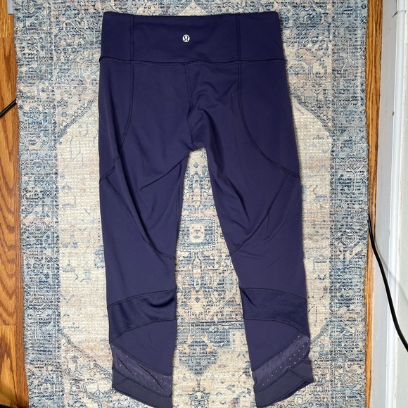Lululemon Light Purple Cropped Leggings - Picture 2 of 9